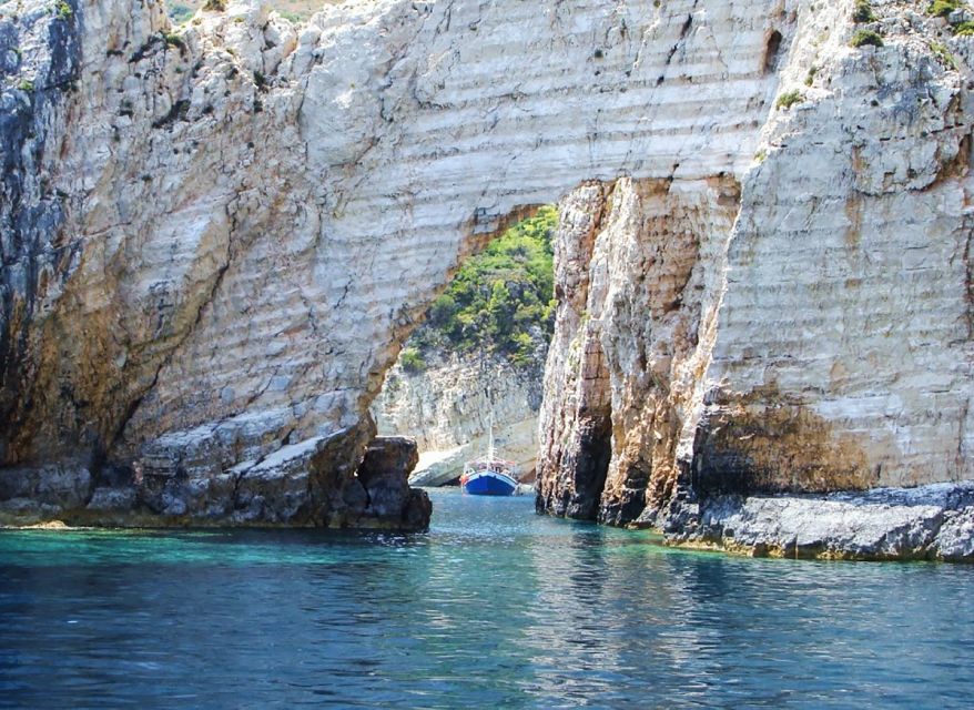Zakynthos: Marathonisi, Cameo Island and Keri Caves Tour - Who will enjoy this tour most