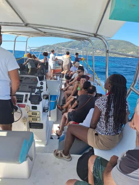 Zakynthos: Turtle Spotting, Marathonísi & Keri Caves Cruise - Turtle Spotting in Laganas Bay